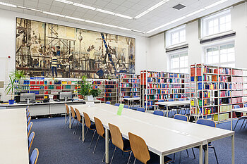 Lesesaal auf dem Campus Treskowallee